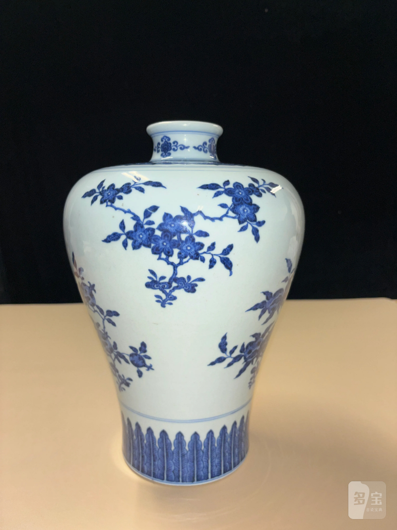 清乾隆 青花折枝三多瑞果纹梅瓶 - 图6